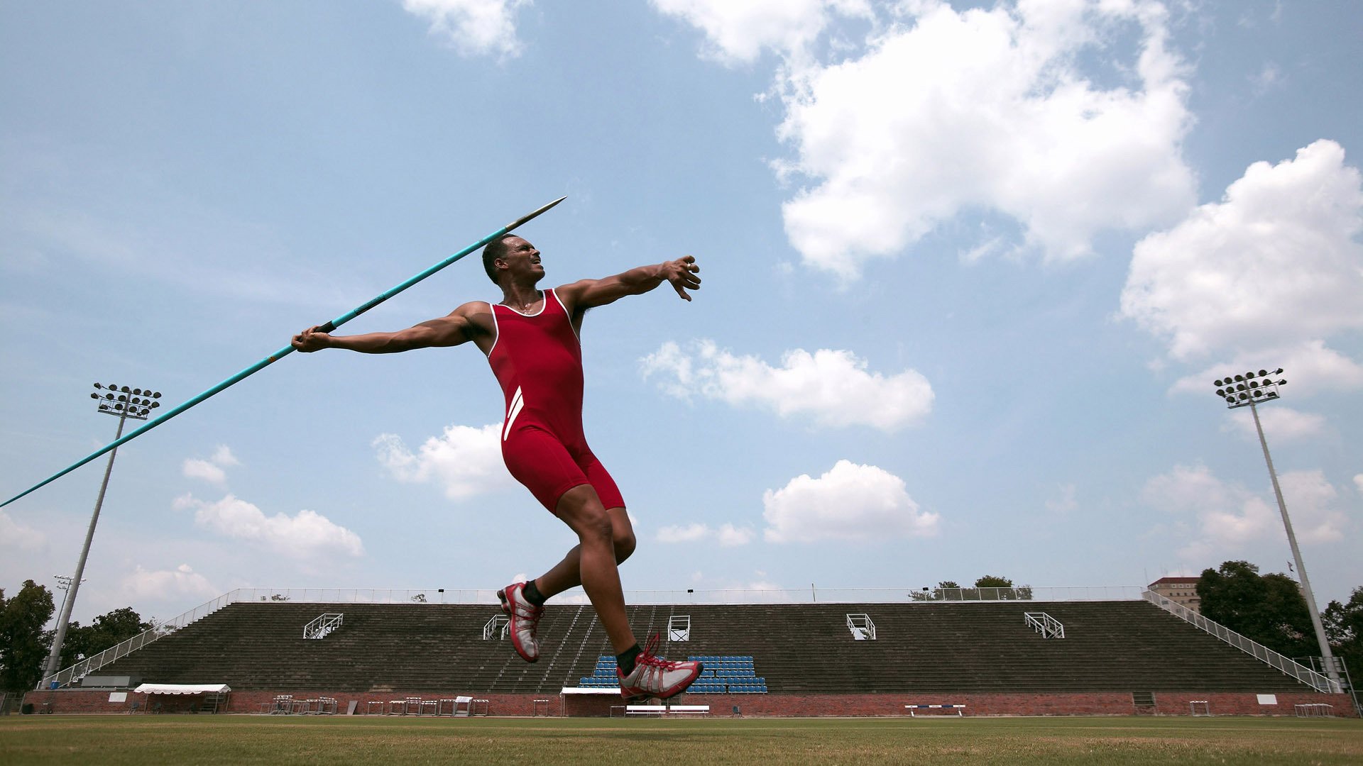 LPL国际化战略布局推动品牌走向全球，lpl体系