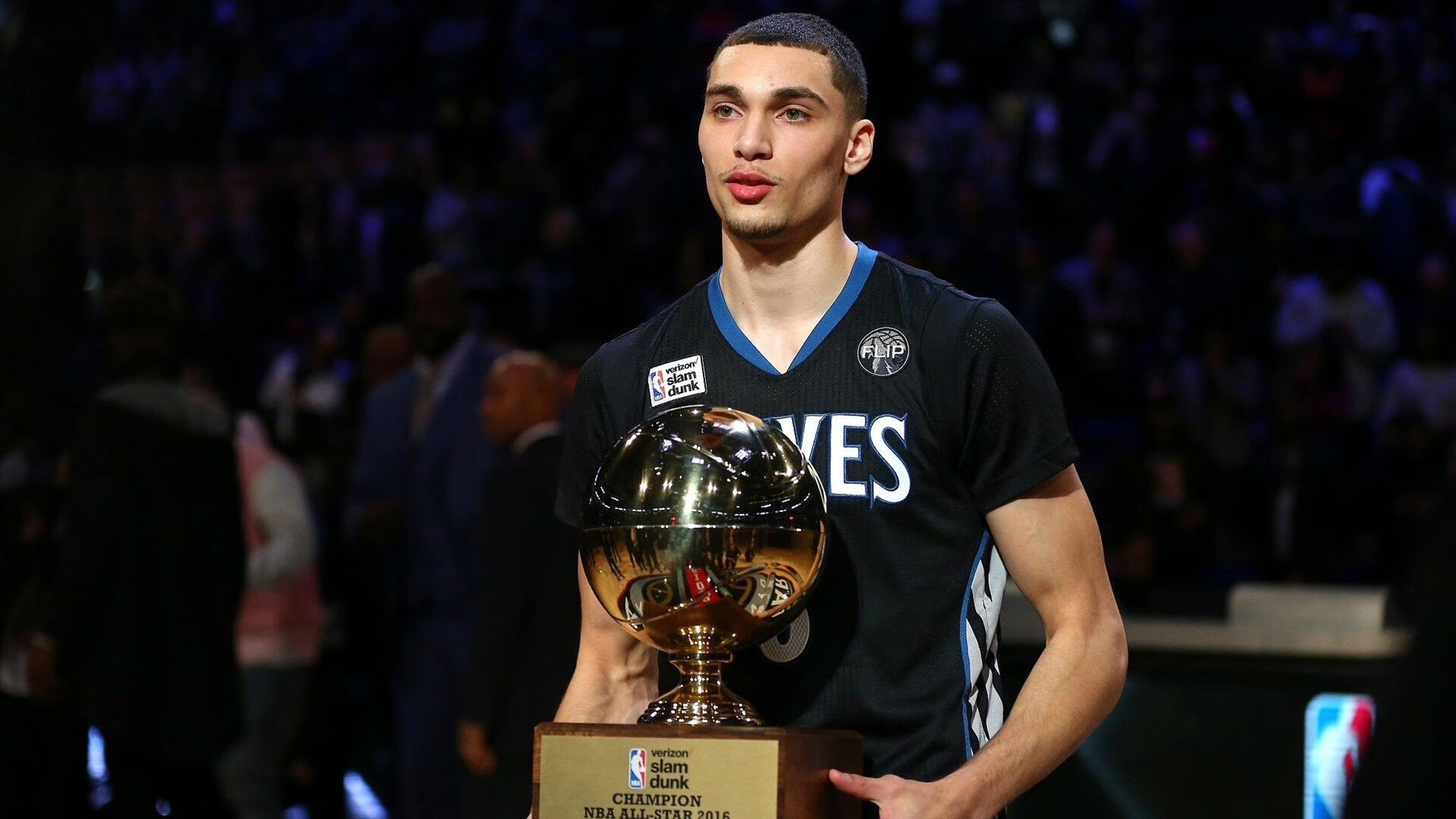 国家队队员流动率过高影响配合默契